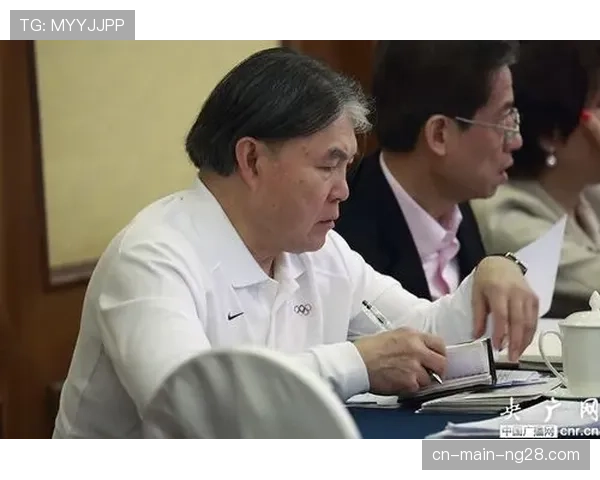 中国香港足总前主席霍震霆荣获亚足联亚洲之钻奖彰显卓越贡献与领导风范